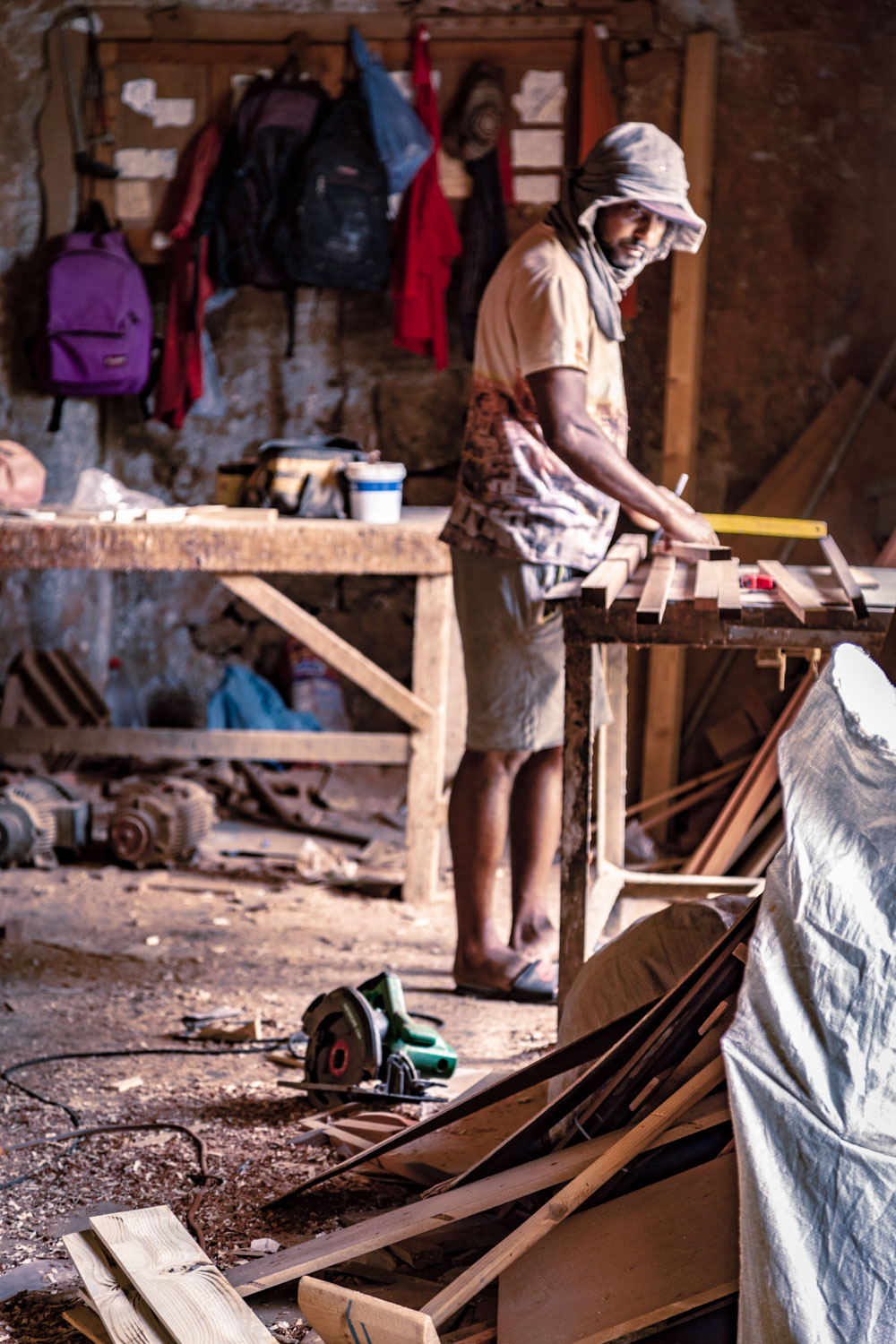 Photographie "Menuisier de Sao Filipel" - Portraits - Voyages- Audrey Viste, Photographe à Montpellier | Photographe Montpellier